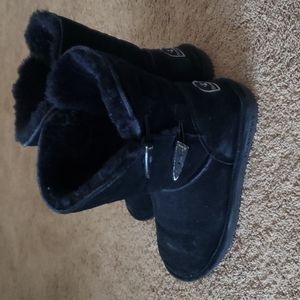 Black Bearpaw boots